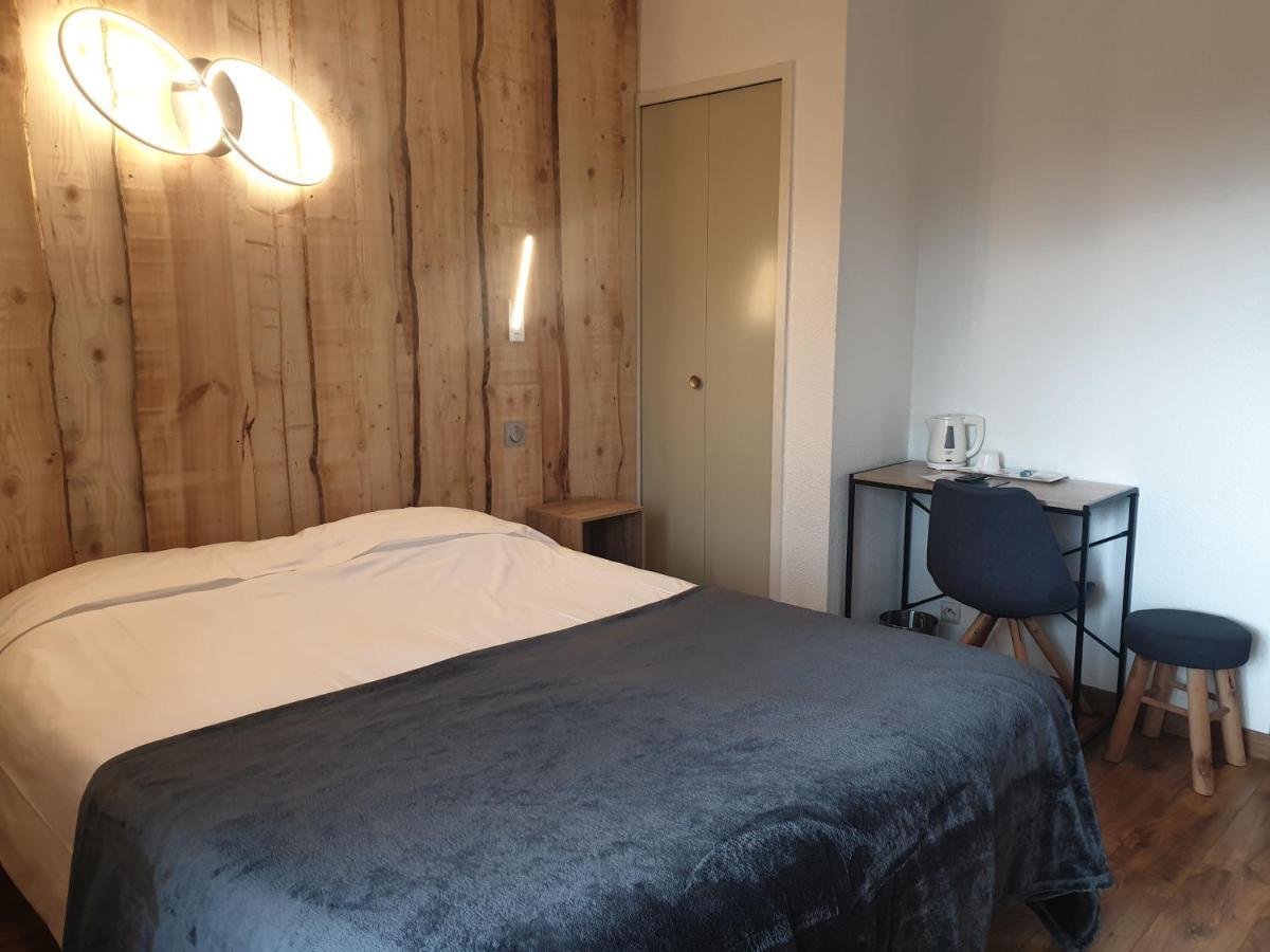 Hotel Yaka 레 장글 외부 사진